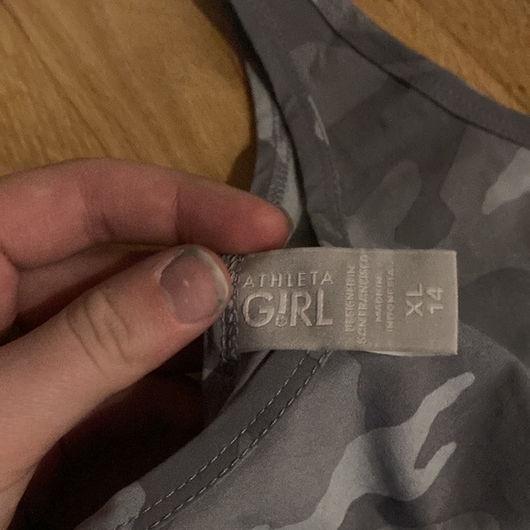 Grey Camo jumper size 14 girls - Picture 2 of 3